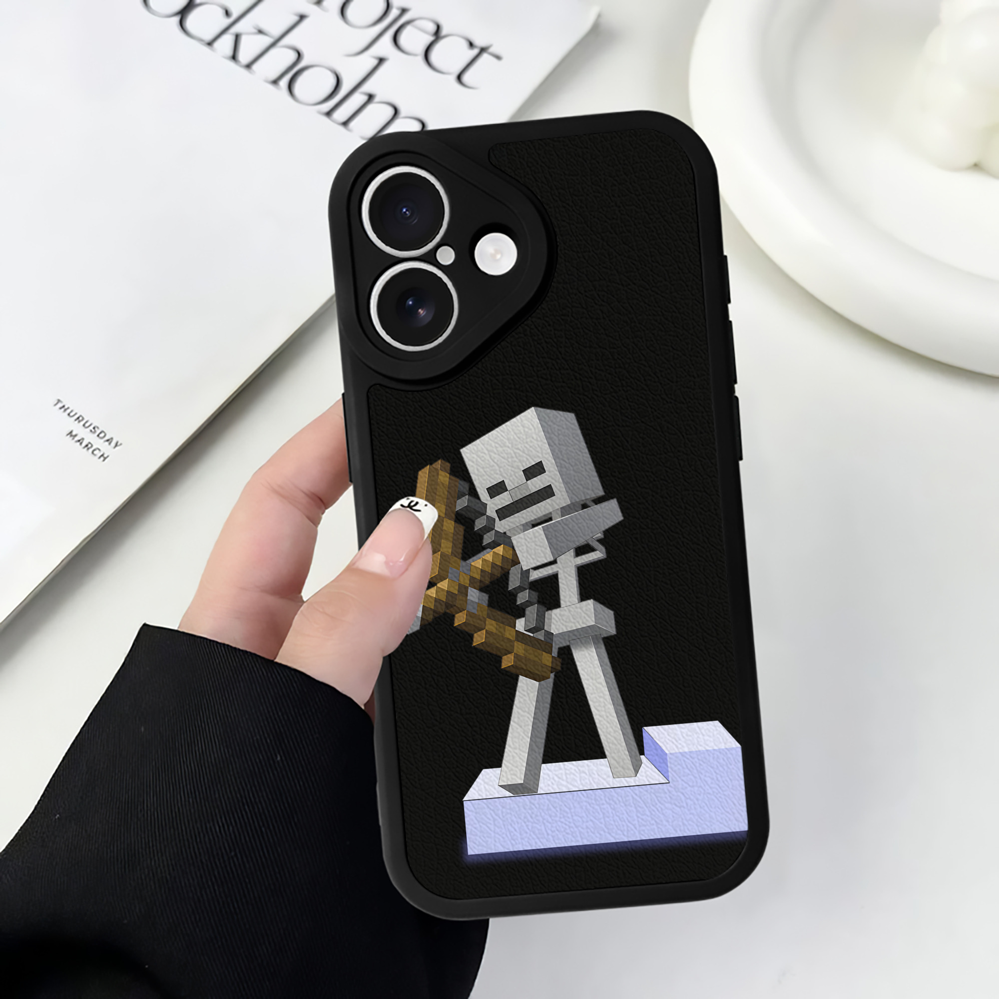 （画像用） マインクラフト ブロックの世界 Minecraft MC Block world 【iPhone 16シリーズ対応】シリコンスマホケース（レザー調） 材質：シリコン